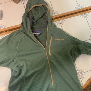 Patagonia Size M Zip Hoody
